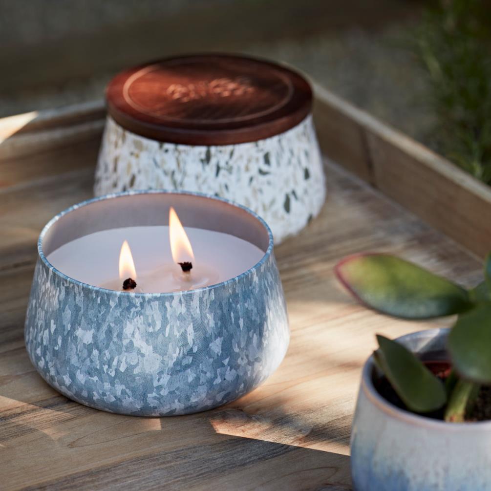 Yankee Candle Fresh Rain Outdoor Tin Candle Extra Image 3